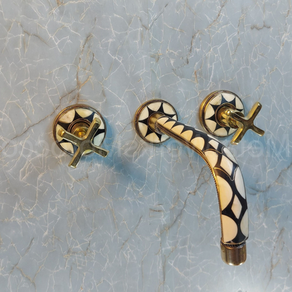 Solid Brass Traditional Wall Mount Tub Faucet With Studded With Resin